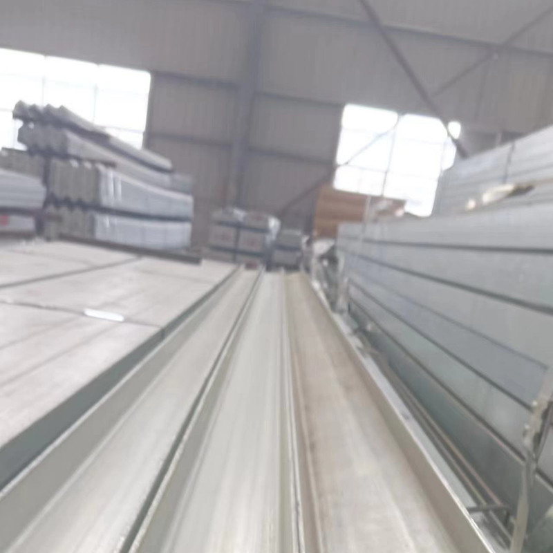 Customizable Galvanized Sheet Metal Channel / Galvanized Metal U Channel For Heavy Duty Construction