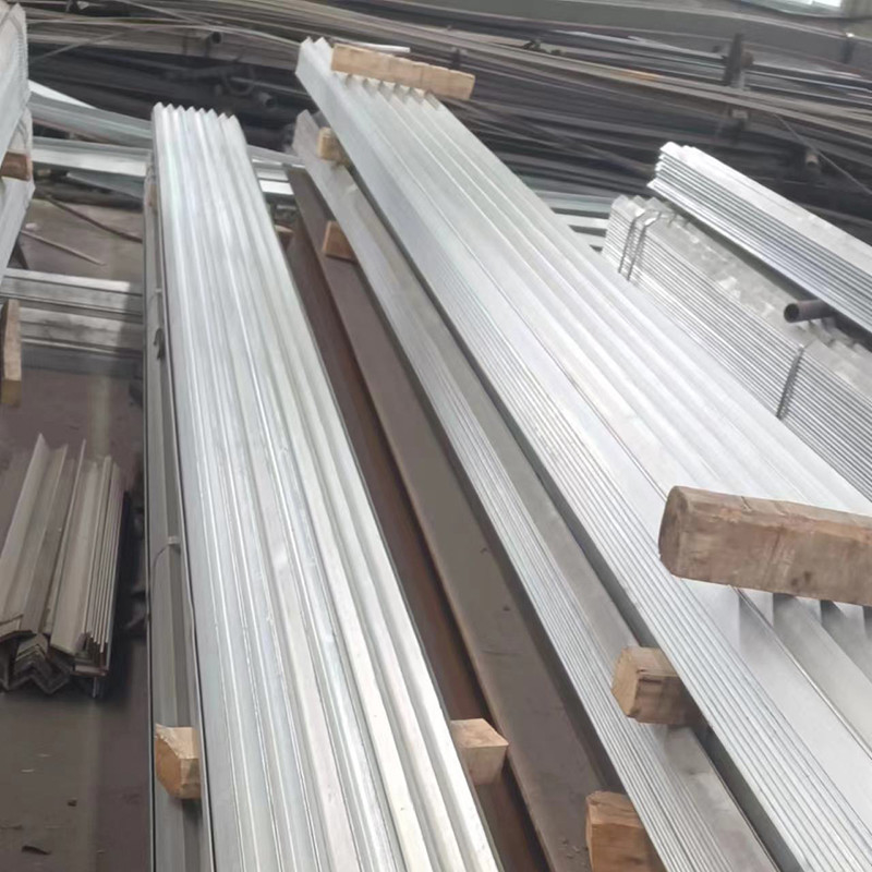 ISO9001 Hot Dip Galvanized Angle /  L Shaped Mild Steel Angle Anti Corrosion